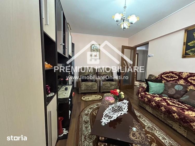 Apartament cu 3 camere decomandat în Dofteana