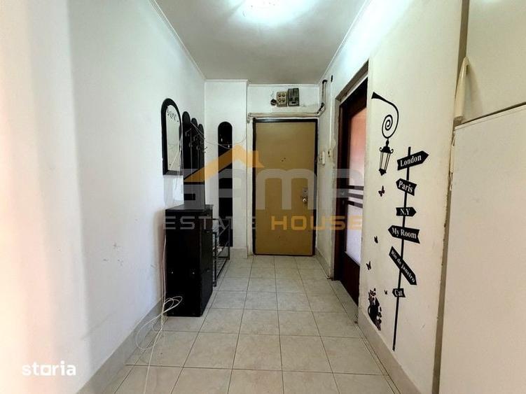 Apartament cu 3 camere semidecomandat în Central