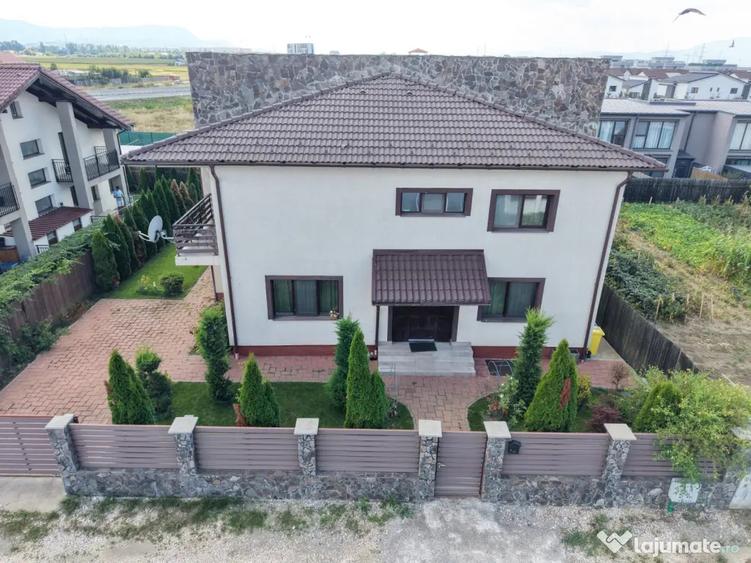 Casă cu 5 camere în Sânpetru
