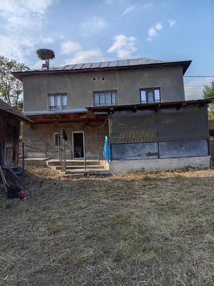 Casă cu 3 camere cu Teren 2500 Mp în Zorlești