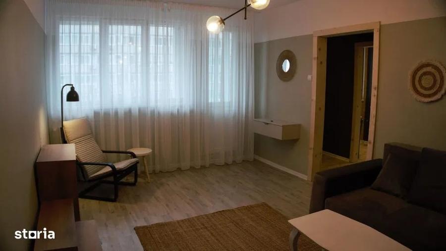 Apartament cu 2 camere semidecomandat, mobilat în 1 Mai
