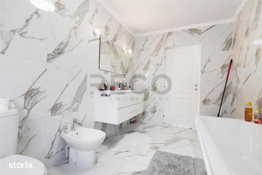 Apartament cu 3 camere în Rontău