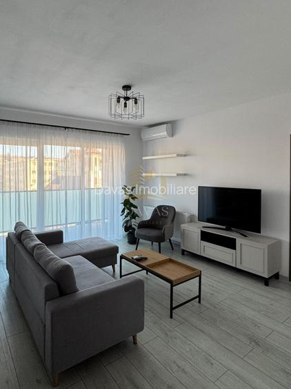 Apartament 3 camere semidecomandat+parcare inclusa | Dambul Rotund | Modern