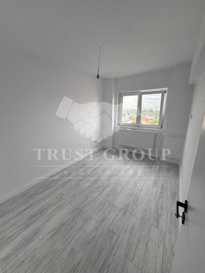 Apartament cu 3 camere decomandat în Titulescu