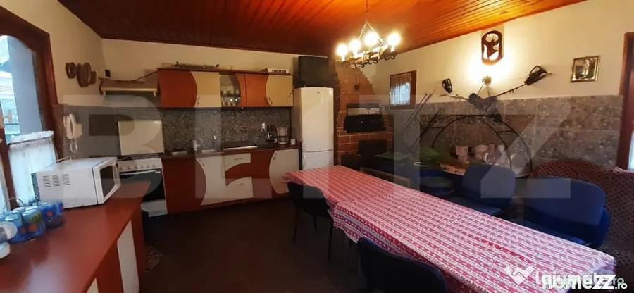 Casă cu 6 camere cu Teren 912 Mp în Pucioasa