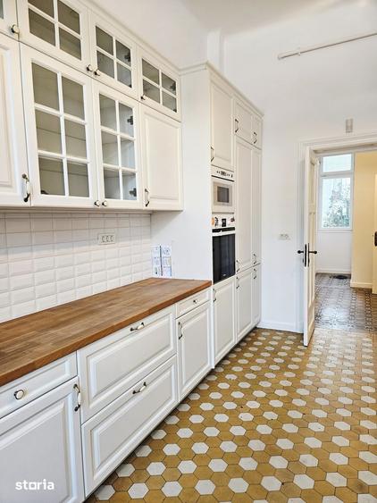 Casă cu 6 camere cu Teren 250 Mp în Unirii