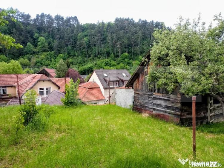 Casă cu 5 camere cu Teren 843 Mp în Schei