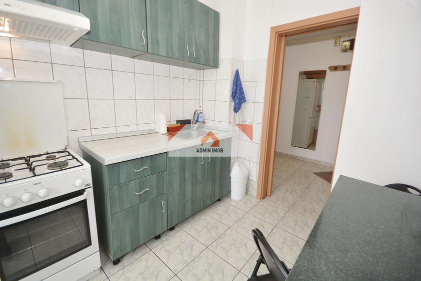 Apartament cu 3 camere decomandat în 1 Decembrie 1918