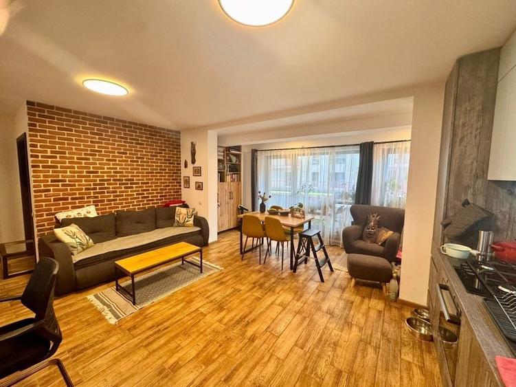 Apartament cu 2 camere semidecomandat în Florești