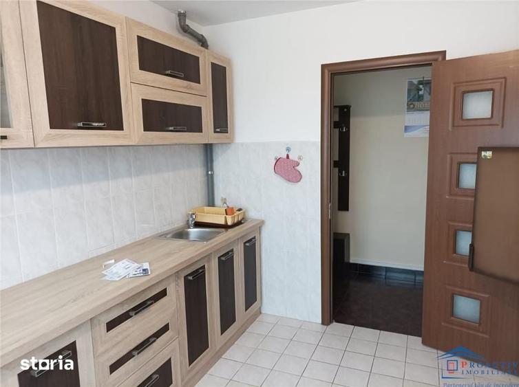Apartament cu 2 camere semidecomandat în George Enescu