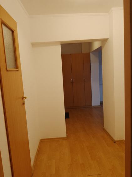 Apartament cu 4 camere decomandat în P-ța Alba Iulia