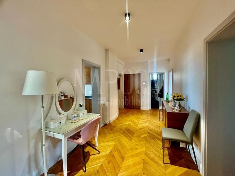 Apartament cu 4 camere semidecomandat în Central