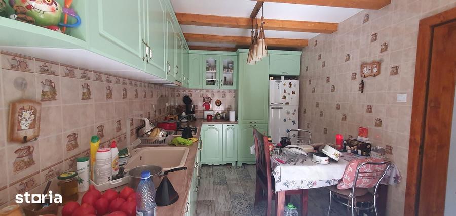 Casă cu 3 camere cu Teren 166 Mp în Calea București