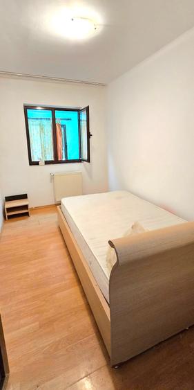 Apartament cu 3 camere decomandat în Galata