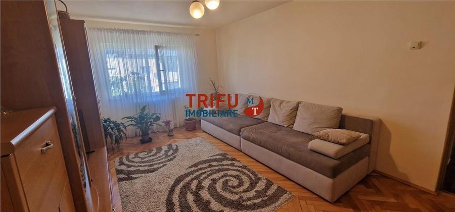 Apartament cu 3 camere decomandat în Cetate