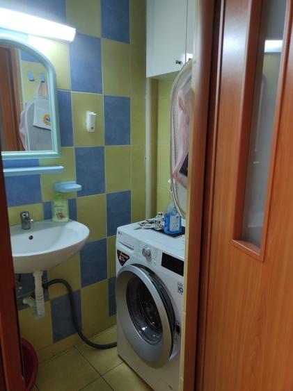 Apartament cu 3 camere semidecomandat în Titan