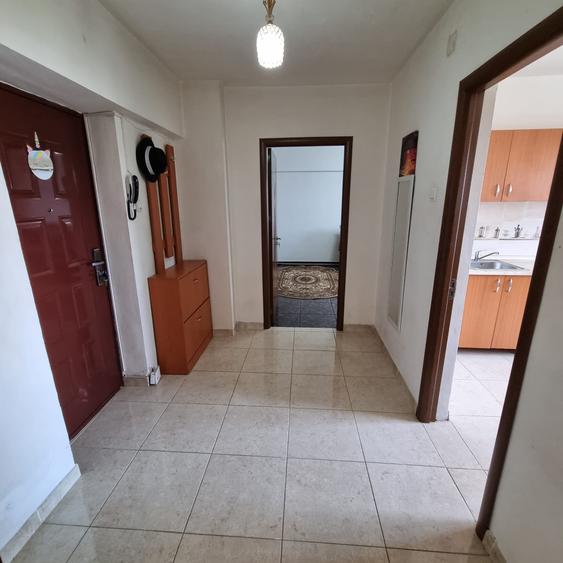 Apartament cu 2 camere decomandat în Universitate