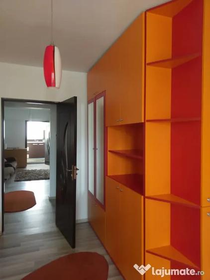 Apartament cu 3 camere decomandat în Ștefan cel Mare