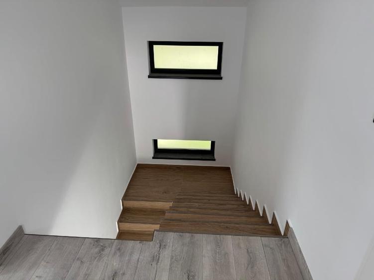 Casă individuală cu 4 camere cu Teren 1000 Mp în Dobrovăț
