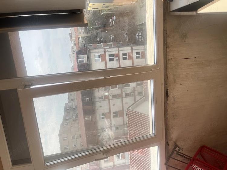 Apartament cu 3 camere decomandat în Complex Studențesc
