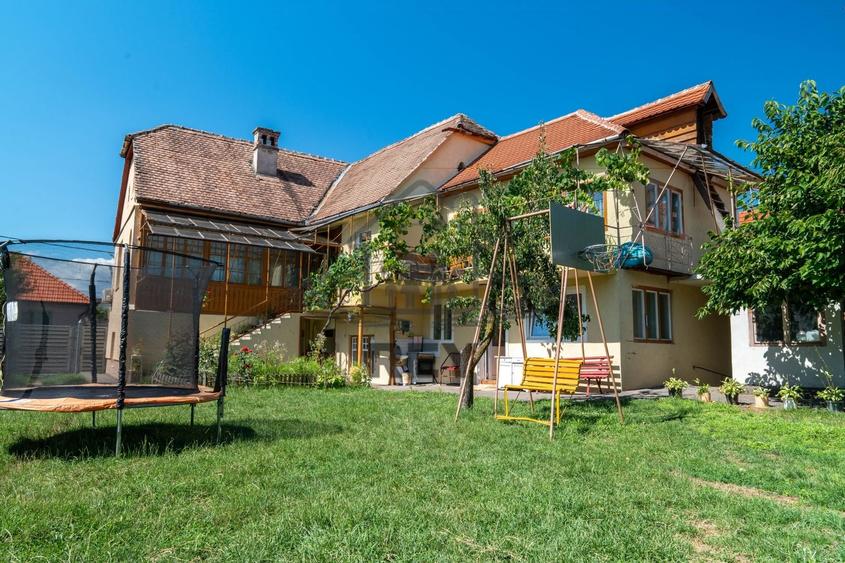 Casă individuală cu 8 camere cu Canalizare în Terezian