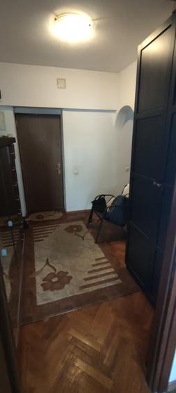 Garsonieră decomandată în Romană