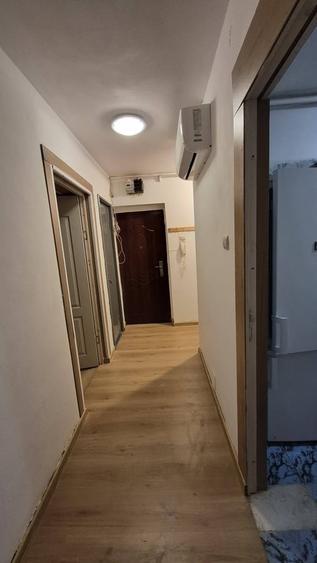 Apartament cu 3 camere decomandat în Brâncoveanu