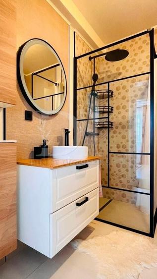 Apartament cu 3 camere decomandat, mobilat în Florești