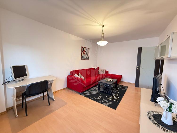Apartament cu 2 camere decomandat, mobilat în Republicii