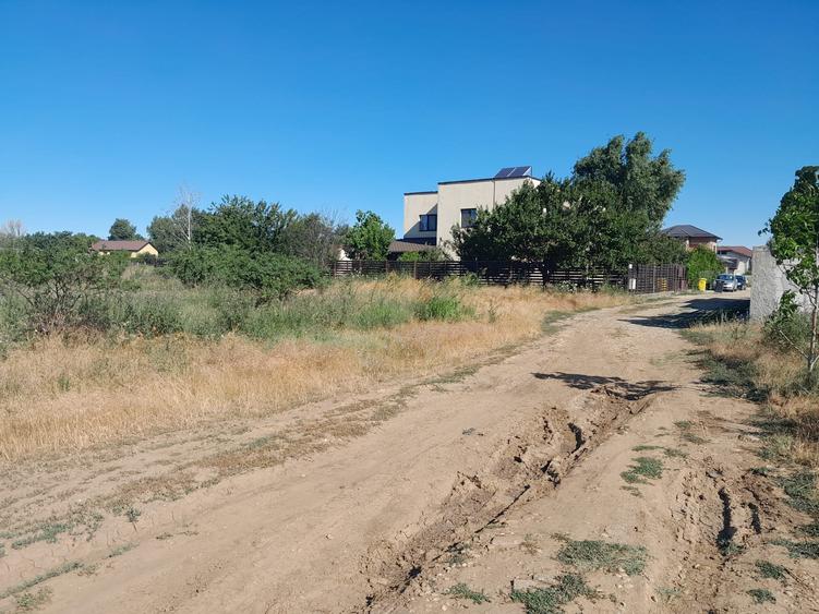 Teren Construcții intravilan de 1500 mp, în Domnești