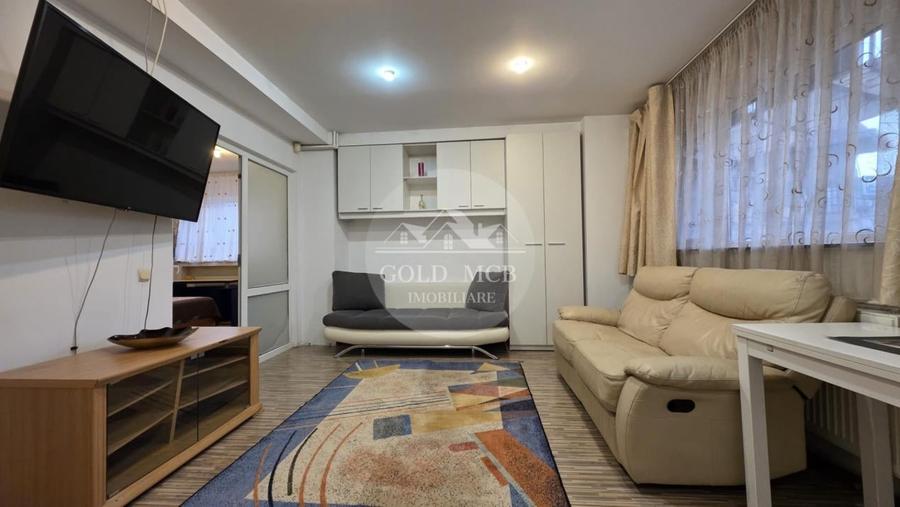 Apartament cu 2 camere semidecomandat, mobilat în P-ța Romană