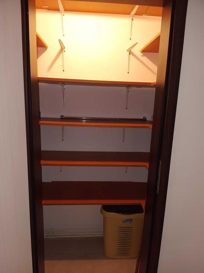 Apartament cu 3 camere decomandat în Exterior Vest