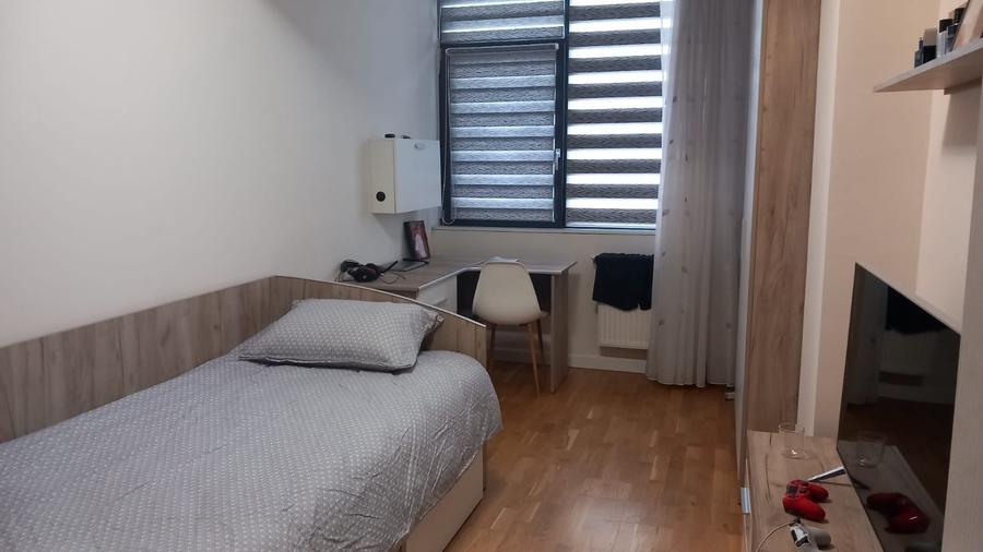 Apartament cu 3 camere semidecomandat în Mihai Viteazul
