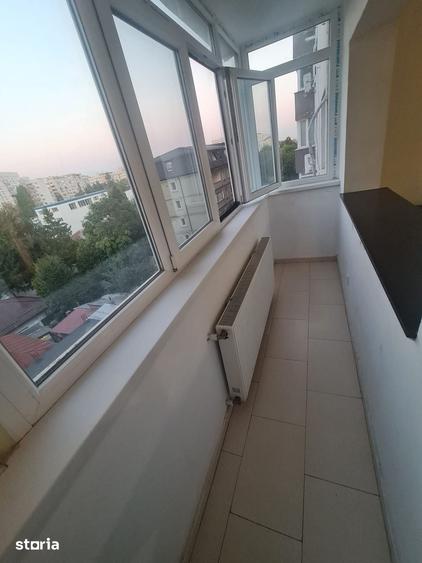 Apartament cu 3 camere semidecomandat în Militari