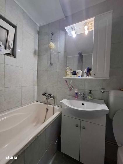 Apartament cu 3 camere în Decebal