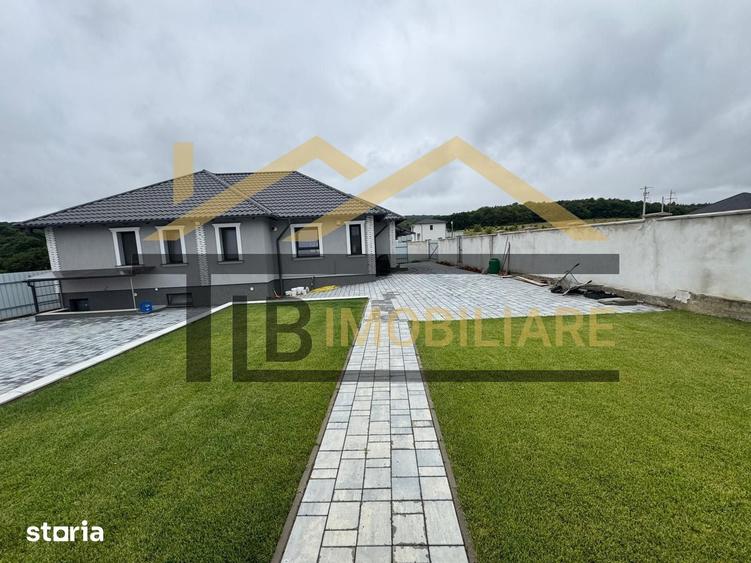 Casă cu 3 camere cu Teren 800 Mp în Corunca