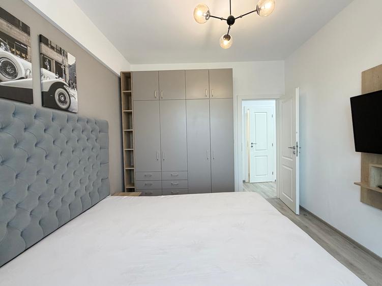 Apartament cu 2 camere decomandat în Girocului