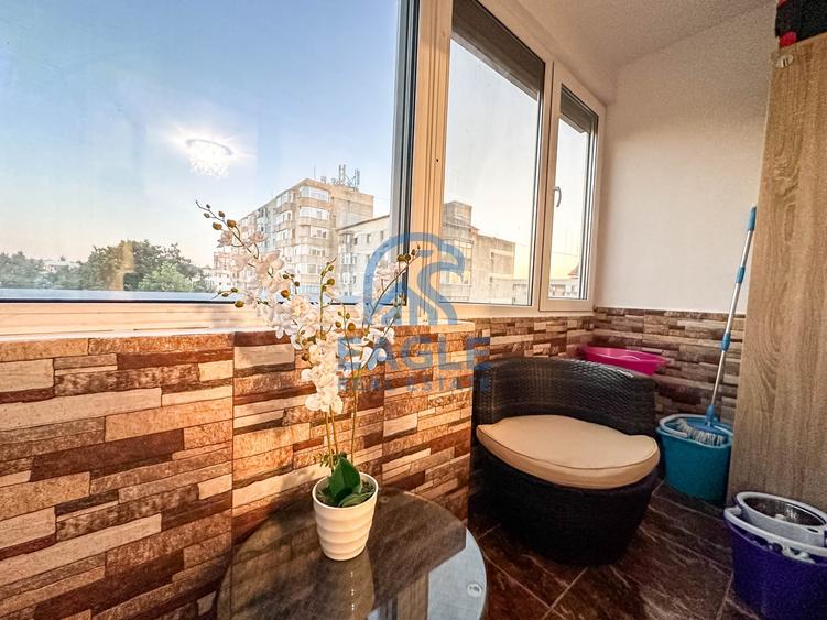 Apartament cu 2 camere decomandat, mobilat în Far