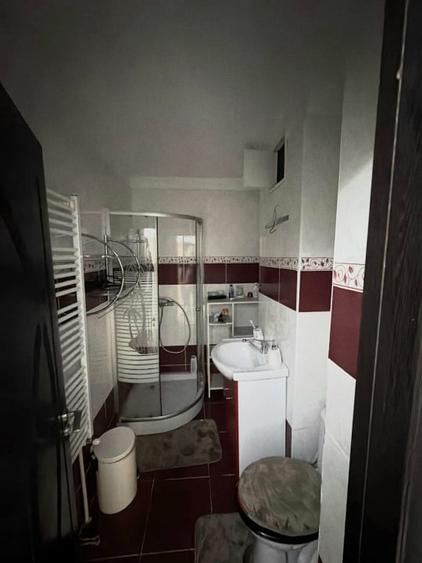 Apartament cu 2 camere semidecomandat, mobilat în Brazda lui Novac