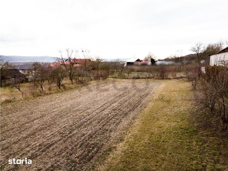 Teren de 2261 mp, în Central