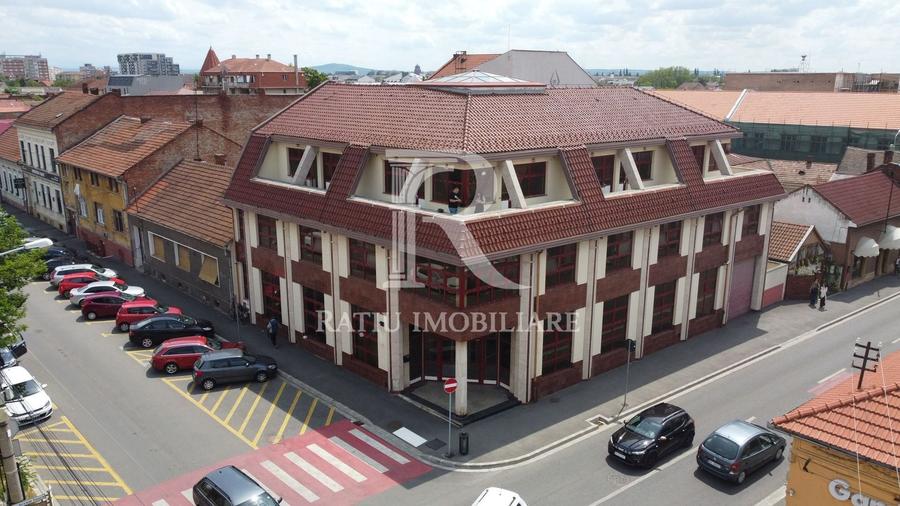 Spațiu comercial, de 1,691 mp, în Ultracentral