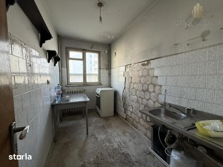 Apartament cu 3 camere semidecomandat în Drumul Taberei — fotografia 3