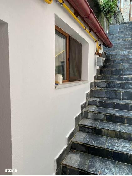 Casă cu 4 camere cu Teren 552 Mp în Central