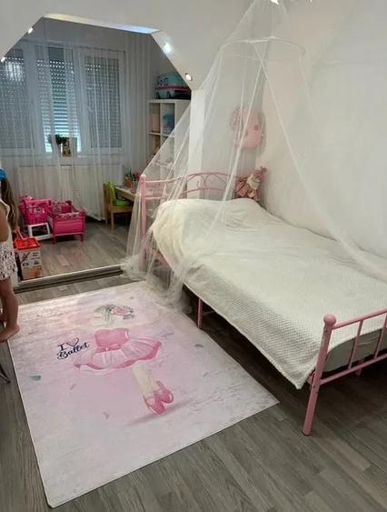 Apartament cu 3 camere decomandat în Aradului