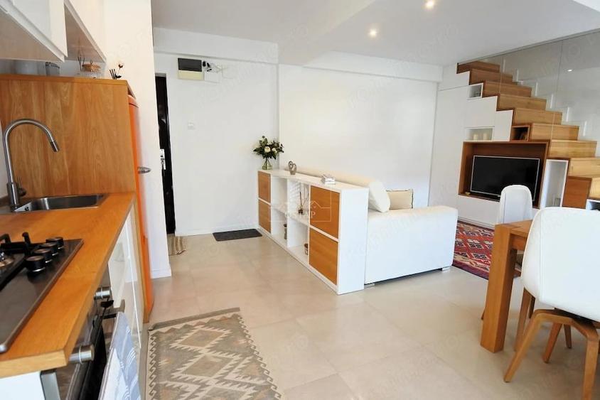 Apartament cu 4 camere decomandat în Central