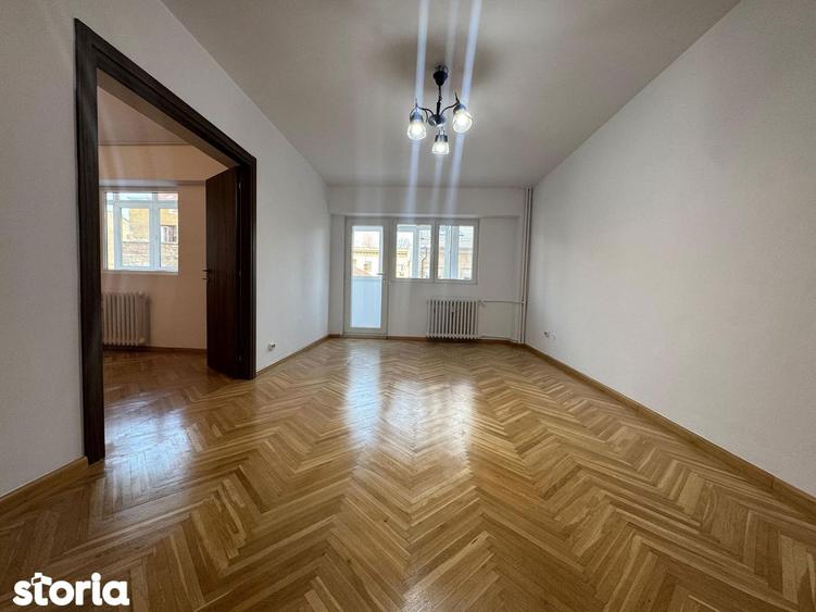 Apartament cu 3 camere semidecomandat în Dorobanți