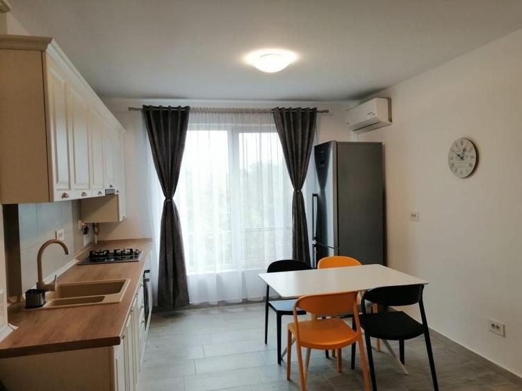 Apartament cu 2 camere decomandat în Cârlig
