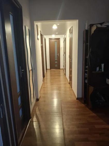 Apartament cu 3 camere decomandat, mobilat în Colentina