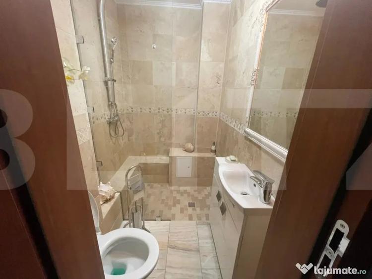 Apartament cu 4 camere decomandat în Girocului