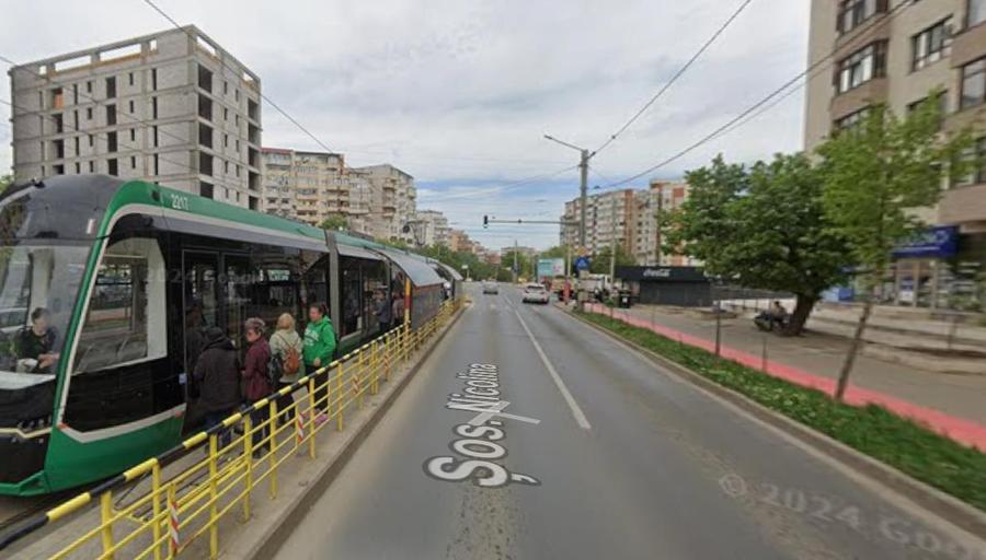 Apartament cu 4 camere decomandat în Nicolina